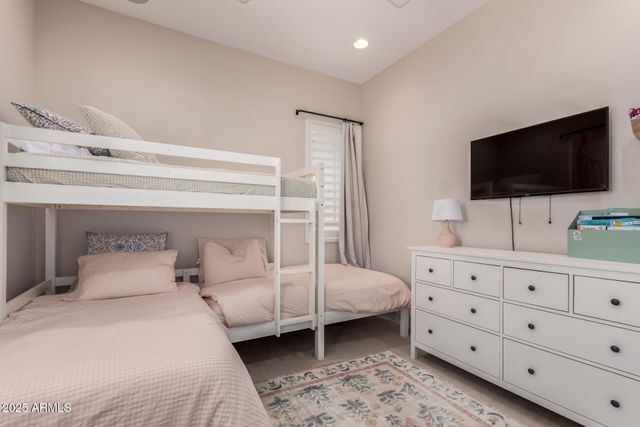 2830 E CREST Lane, Phoenix, AZ 85050