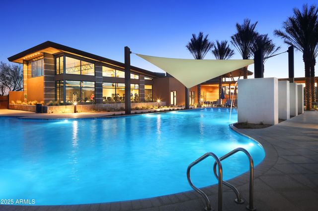 2830 E CREST Lane, Phoenix, AZ 85050