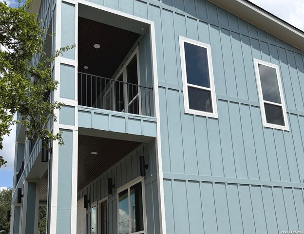 748 Riviera, Canyon Lake, TX 78133