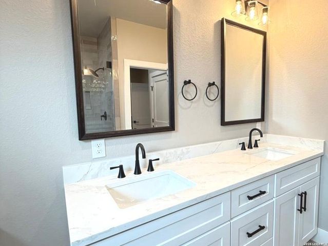 748 Riviera, Canyon Lake, TX 78133