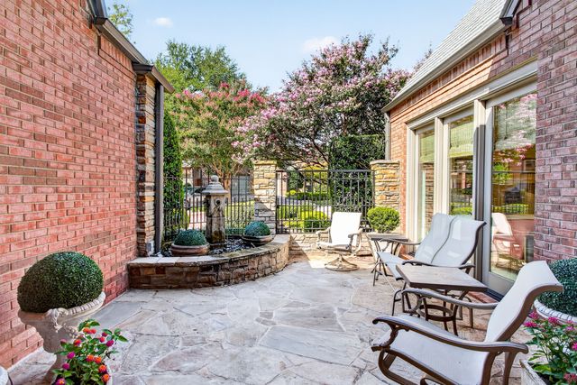 4902 Westbriar Drive, Fort Worth, TX 76109