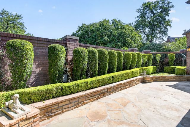 4902 Westbriar Drive, Fort Worth, TX 76109