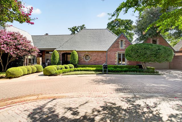 4902 Westbriar Drive, Fort Worth, TX 76109