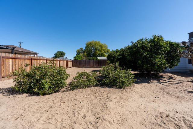 469 Cedar Ave, Atwater, CA 95301