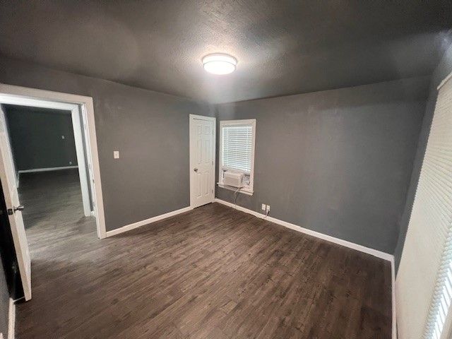 205 NE 22nd Street, Grand Prairie, TX 75050
