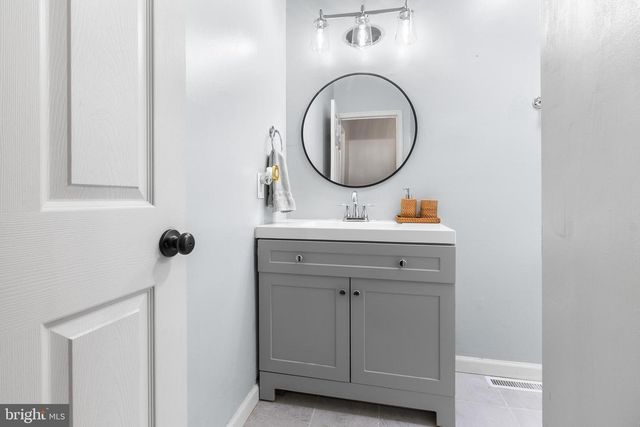 210 5TH AVE, Wilmington, DE 19805