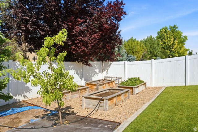 1895 W 75 S, Kaysville, UT 84037