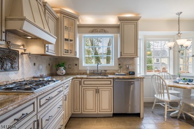 8 Claremont Dr, Millburn Twp., NJ 07078