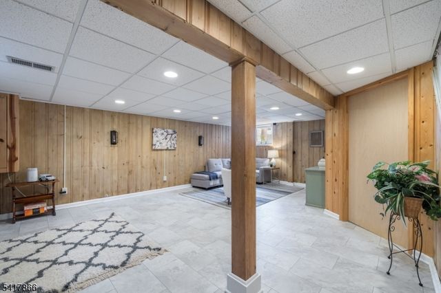 8 Claremont Dr, Millburn Twp., NJ 07078