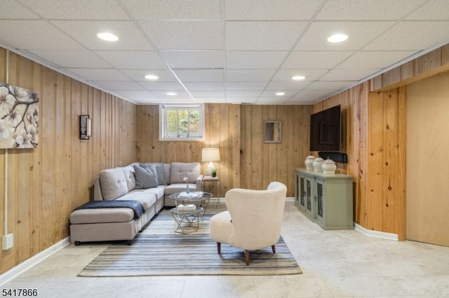 8 Claremont Dr, Millburn Twp., NJ 07078