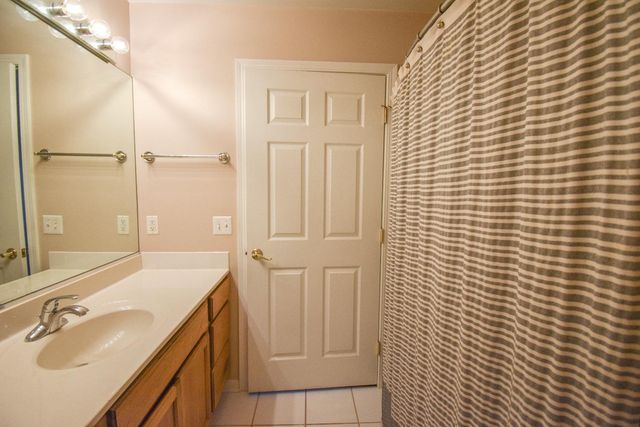 9735 Wildwood Court 1a, Highland, IN 46322