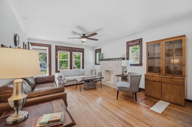11 N GLENWOOD AVE, Columbia, MO 65203