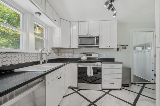 11 N GLENWOOD AVE, Columbia, MO 65203