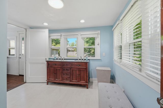 11 N GLENWOOD AVE, Columbia, MO 65203