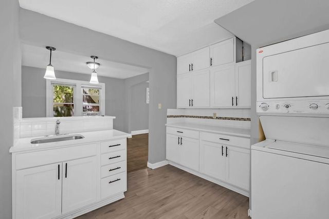 1462 Carroll Avenue, Saint Paul, MN 55104