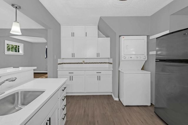 1462 Carroll Avenue, Saint Paul, MN 55104