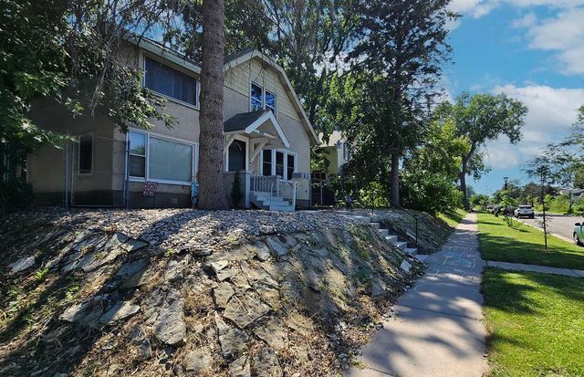 1462 Carroll Avenue, Saint Paul, MN 55104