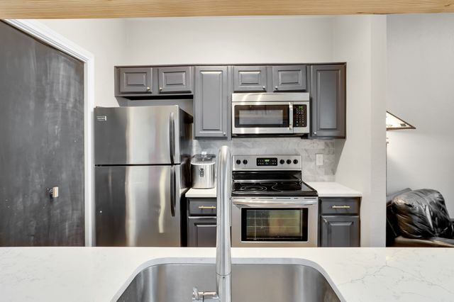 7340 Skillman Street 604, Dallas, TX 75231