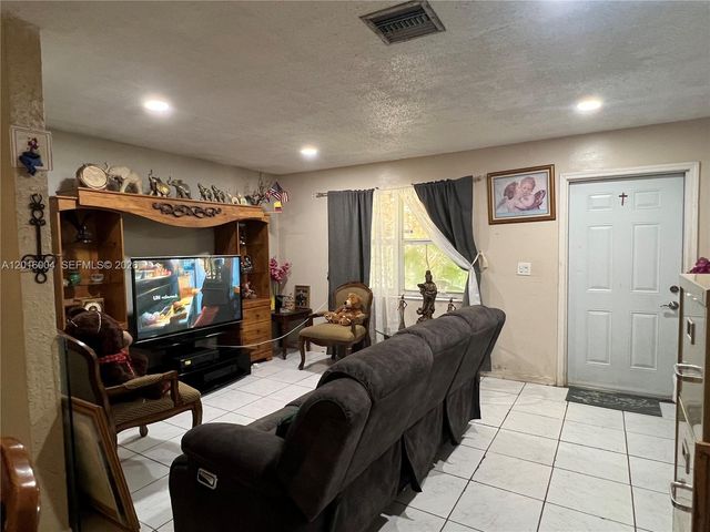 508 SW 17th Ave, Homestead, FL 33030
