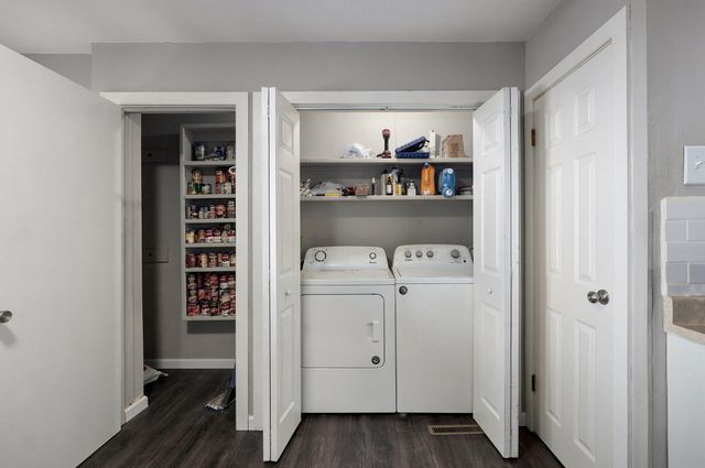 541 South Warren Avenue, Springfield, MO 65806