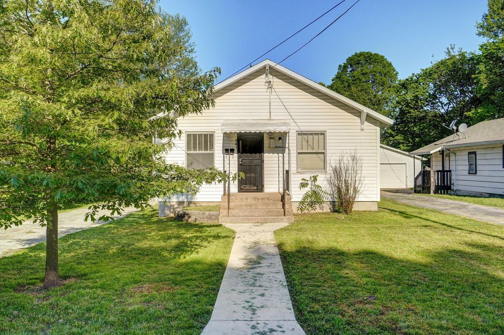 541 South Warren Avenue, Springfield, MO 65806