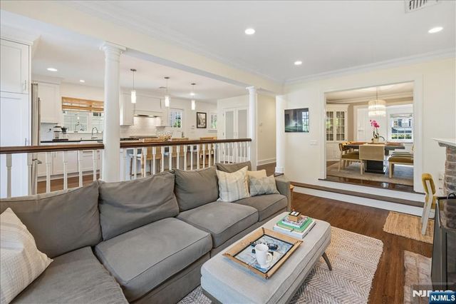 138 Melrose Place, Ridgewood, NJ 07450