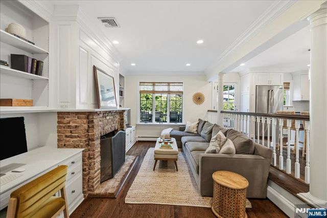 138 Melrose Place, Ridgewood, NJ 07450