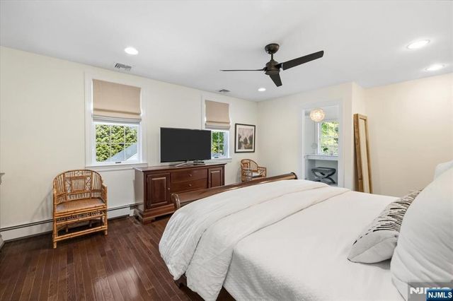 138 Melrose Place, Ridgewood, NJ 07450