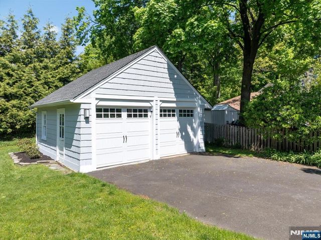 138 Melrose Place, Ridgewood, NJ 07450