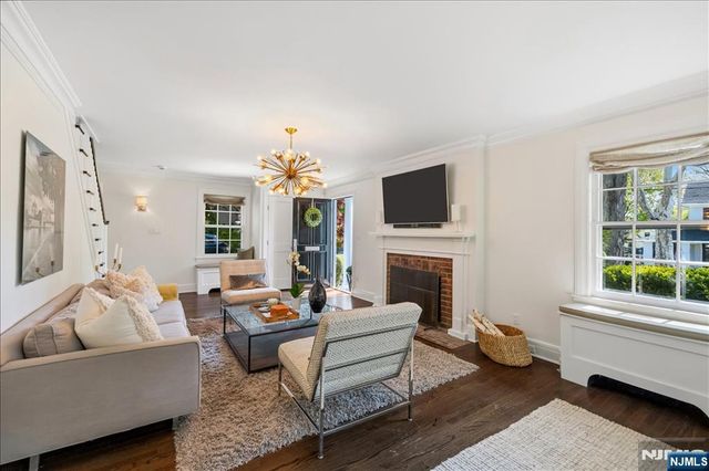 138 Melrose Place, Ridgewood, NJ 07450