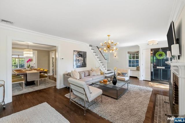 138 Melrose Place, Ridgewood, NJ 07450