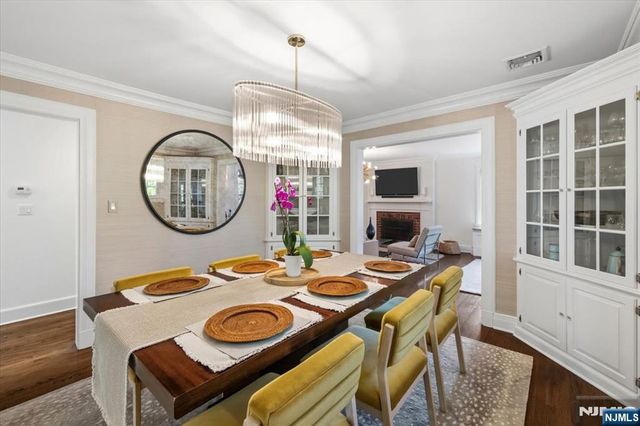 138 Melrose Place, Ridgewood, NJ 07450