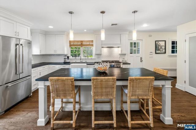 138 Melrose Place, Ridgewood, NJ 07450