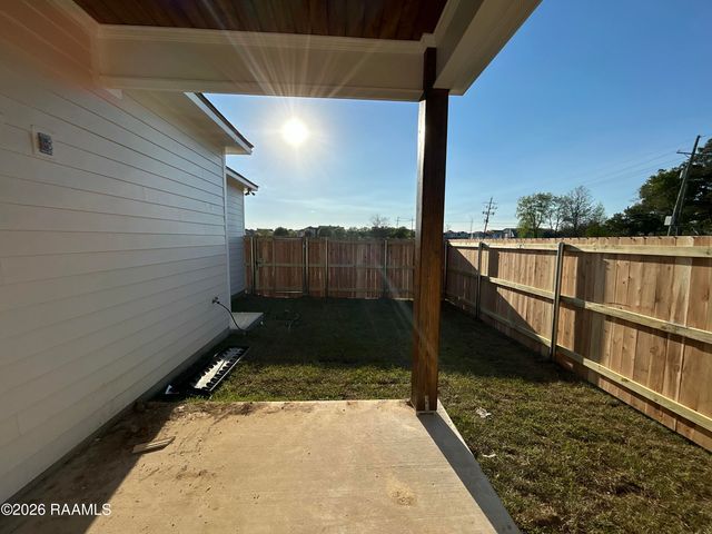 102 Harbourside Drive, Youngsville, LA 70592