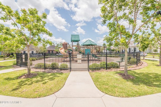 102 Harbourside Drive, Youngsville, LA 70592