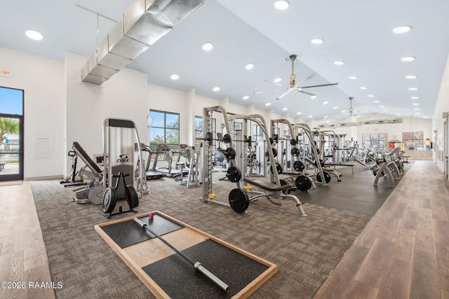 102 Harbourside Drive, Youngsville, LA 70592