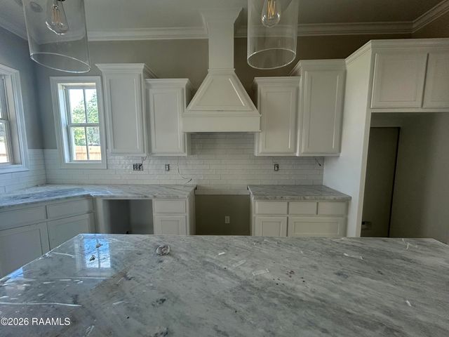 102 Harbourside Drive, Youngsville, LA 70592