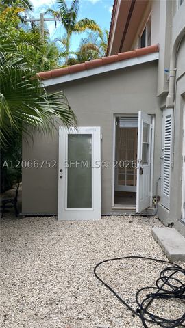 1 Edgewater Dr 103, Coral Gables, FL 33133