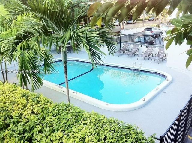 1 Edgewater Dr 103, Coral Gables, FL 33133