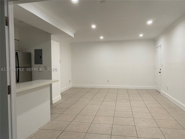 1 Edgewater Dr 103, Coral Gables, FL 33133
