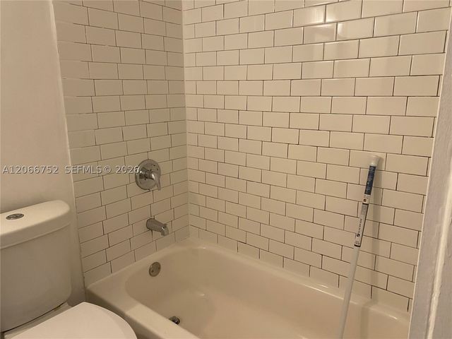 1 Edgewater Dr 103, Coral Gables, FL 33133