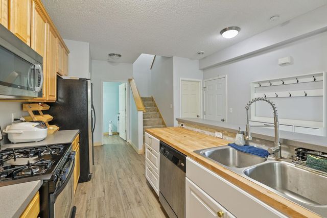 3033 Chamberlain Street N 4, Maplewood, MN 55109