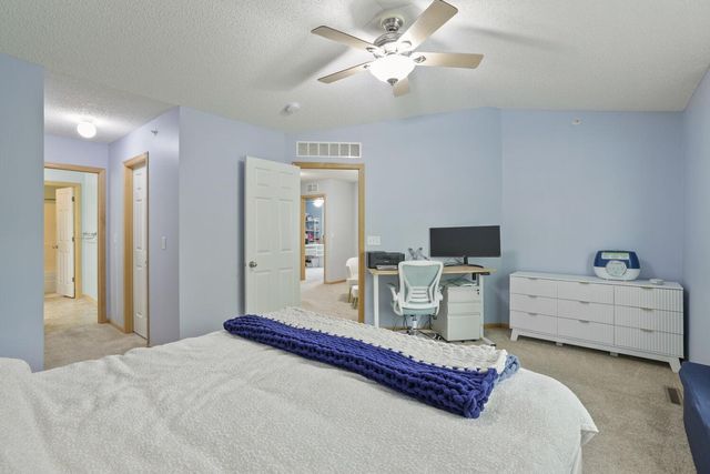 3033 Chamberlain Street N 4, Maplewood, MN 55109