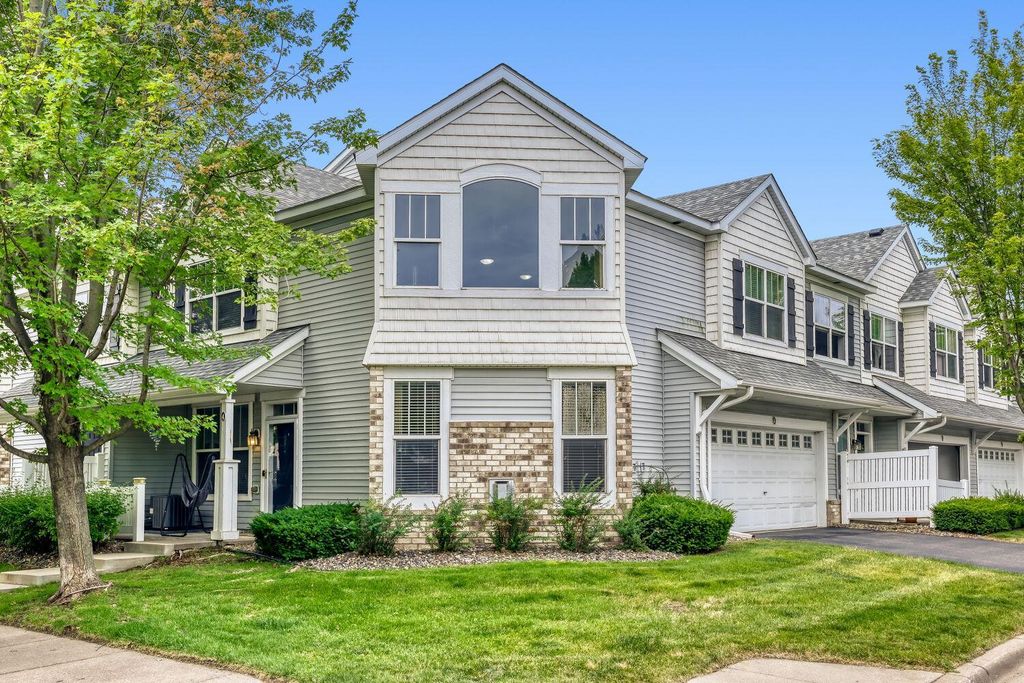 3033 Chamberlain Street N 4, Maplewood, MN 55109