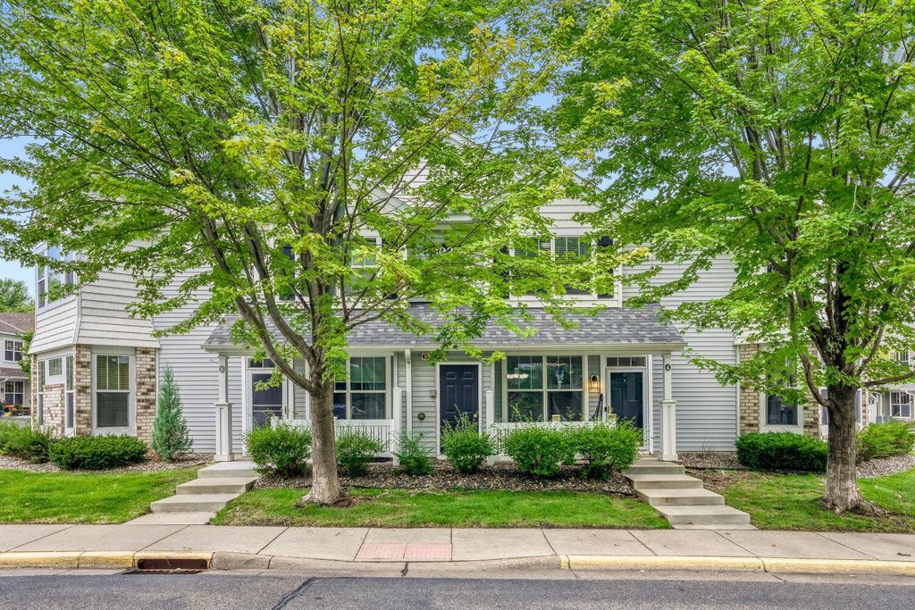 3033 Chamberlain Street N 4, Maplewood, MN 55109 — photo 2
