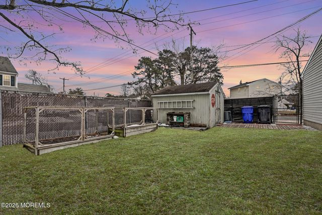 823 Maple Avenue, Brick, NJ 08724