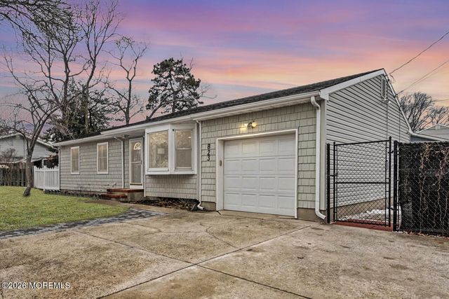 823 Maple Avenue, Brick, NJ 08724