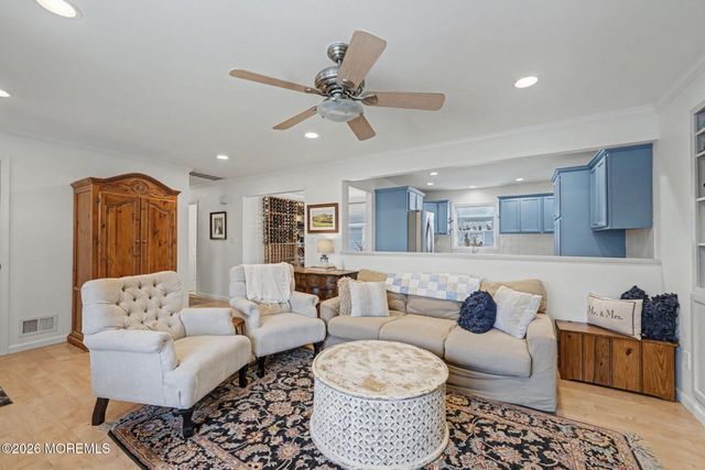 823 Maple Avenue, Brick, NJ 08724