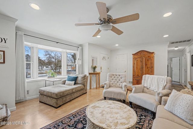 823 Maple Avenue, Brick, NJ 08724