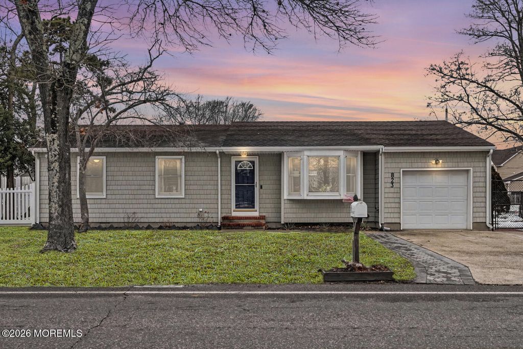 823 Maple Avenue, Brick, NJ 08724